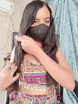 Snapshot of Parinaaz18 chatting on June 8, 12:49 am Parinaaz18 online show from June 8, 12:49 am