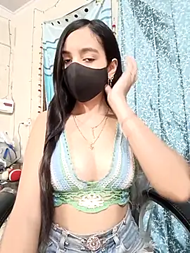 Snapshot of Parinaaz18 chatting on February 27, 1:41 am Parinaaz18 online show from February 27, 1:41 am