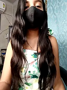 Snapshot of Parinaaz18 chatting on December 3, 2:01 am Parinaaz18 online show from December 3, 2:01 am