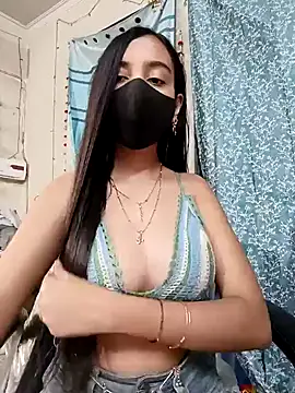Snapshot of Parinaaz18 chatting on February 27, 4:46 am Parinaaz18 online show from February 27, 4:46 am