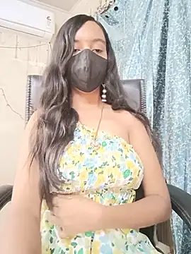 Snapshot of Parinaaz18 chatting on July 11, 1:17 am Parinaaz18 online show from July 11, 1:17 am