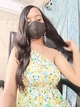 Snapshot of Parinaaz18 chatting on July 17, 1:25 am Parinaaz18 online show from July 17, 1:25 am
