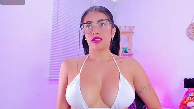 EmillySanders online show from January 26, 2:52 pm