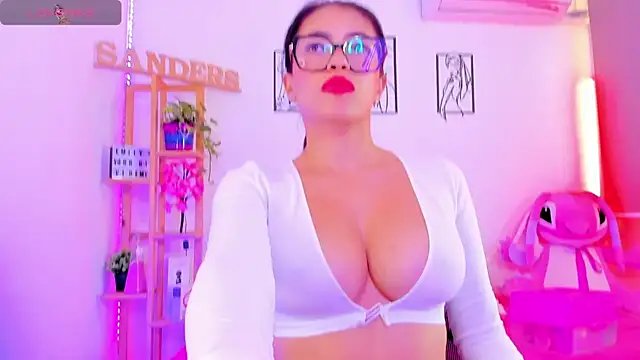 EmillySanders online show from April 26, 2:58 pm