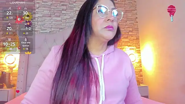 Snapshot of Gina_Myers chatting on February 15, 12:11 pm Gina Myers online show from February 15, 12:11 pm