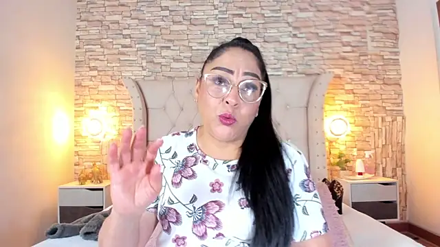 Snapshot of Gina_Myers chatting on September 24, 12:44 pm Gina Myers online show from September 24, 12:44 pm