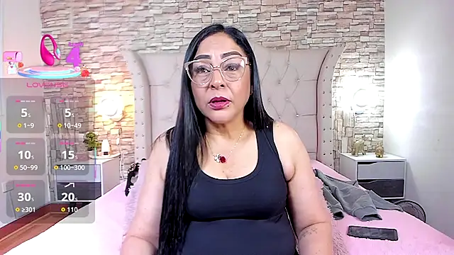 Snapshot of Gina_Myers chatting on October 10, 12:17 pm Gina Myers online show from October 10, 12:17 pm