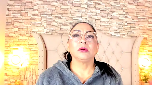 Snapshot of Gina_Myers chatting on September 18, 12:19 pm Gina Myers online show from September 18, 12:19 pm