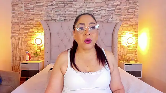 Snapshot of Gina_Myers chatting on March 13, 12:24 pm Gina Myers online show from March 13, 12:24 pm