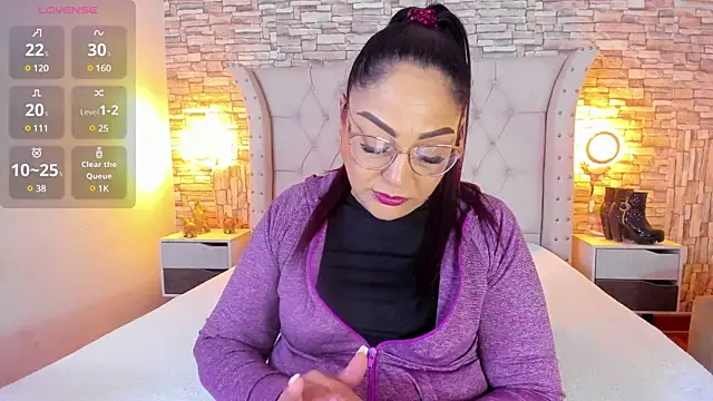 Snapshot of Gina_Myers chatting on March 8, 12:30 pm Gina Myers online show from March 8, 12:30 pm