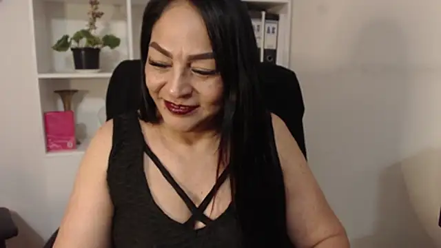 Snapshot of Gina_Myers chatting on June 19, 3:34 am Gina Myers online show from June 19, 3:34 am