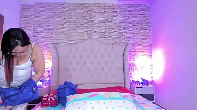 Gina Myers online show from March 31, 12:07 pm