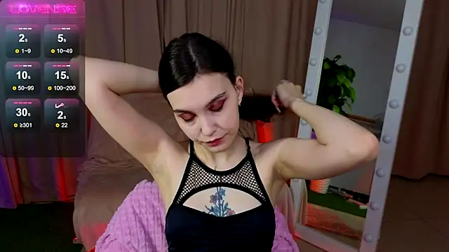 SusieMorris online show from March 13, 1:54 am