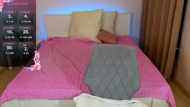 SusieMorris online show from March 22, 4:56 am