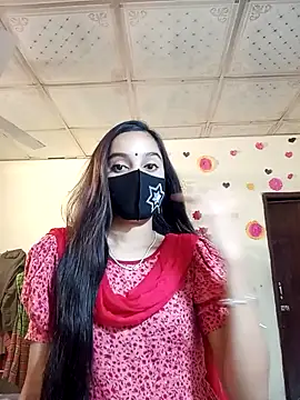 Snapshot of Cute-Pria chatting on December 6, 6:33 pm Cute-Pria online show from December 6, 6:33 pm