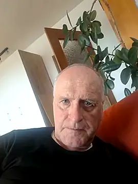 Milkasahne64 online show from October 28, 9:52 am