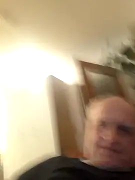 Milkasahne64 online show from December 18, 7:50 pm