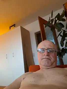 Milkasahne64 online show from February 6, 7:26 am