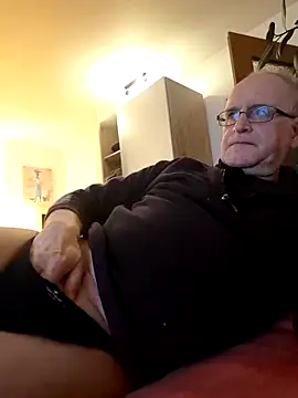 Milkasahne64 online show from November 26, 4:40 pm