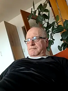 Milkasahne64 online show from February 15, 1:54 pm