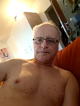 Milkasahne64 online show from October 3, 6:37 am