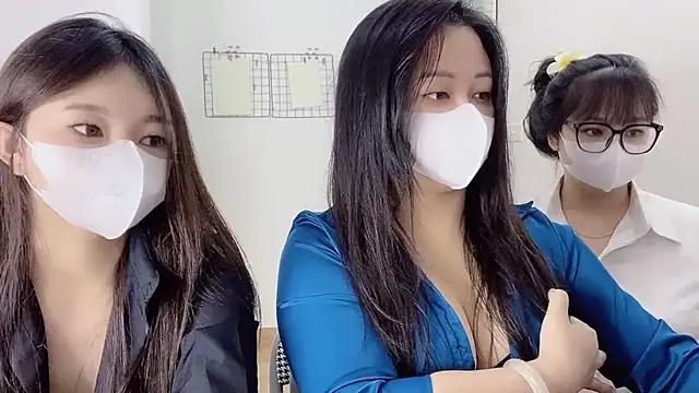 Snapshot of Bamboo_Swetie chatting on December 16, 3:27 pm Bamboo Swetie online show from December 16, 3:27 pm