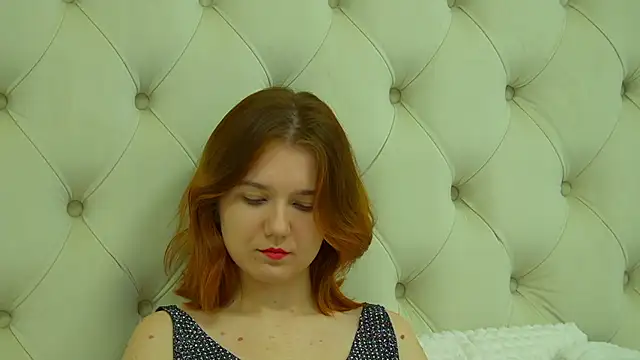 LessySmith online show from November 30, 5:03 pm