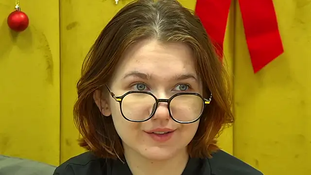 LessySmith online show from December 20, 4:15 am