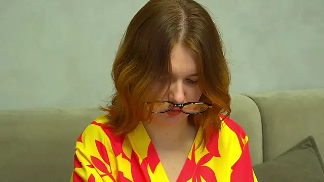 LessySmith online show from November 29, 4:51 pm