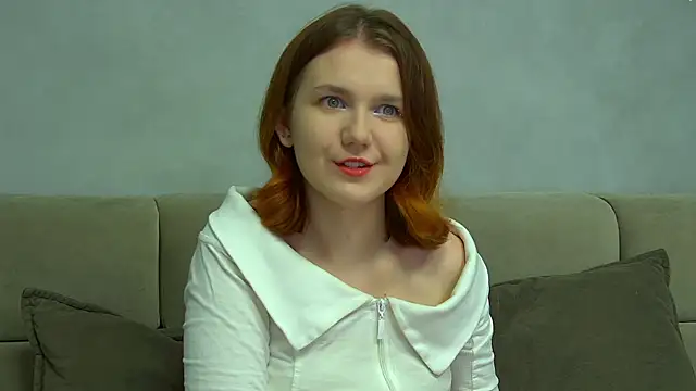 LessySmith online show from April 18, 4:53 pm