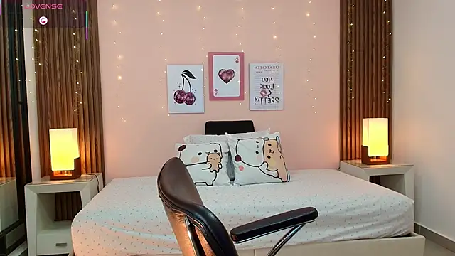 alina martinelli online show from April 4, 12:12 pm