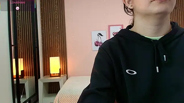 alina martinelli online show from April 8, 11:44 am