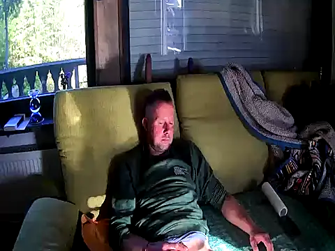Snapshot of Hornybiboy66 chatting on April 29, 4:33 pm Hornybiboy66 online show from April 29, 4:33 pm