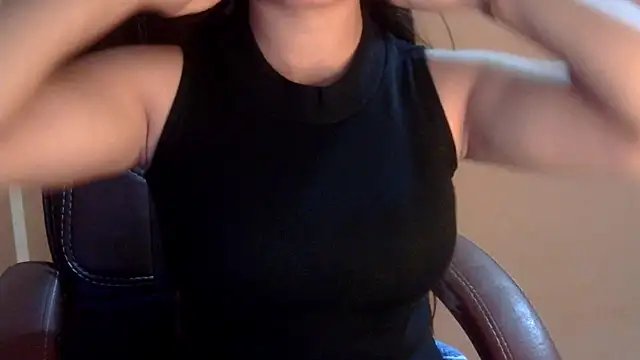 Hotty Bitch online show from April 2, 6:14 pm