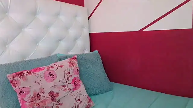 Snapshot of jessi_lovers chatting on February 20, 2:24 pm jessi lovers online show from February 20, 2:24 pm