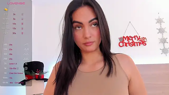 Snapshot of kareena_basu chatting on December 17, 7:30 pm kareena basu online show from December 17, 7:30 pm