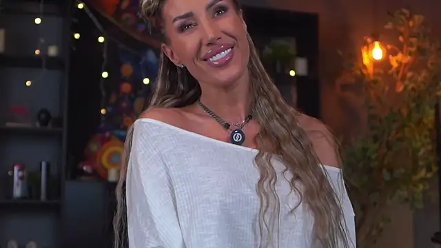 Evelyn Evyyy online show from February 8, 7:11 pm