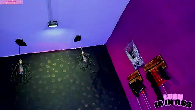 Alexa Slave online show from April 16, 9:39 pm