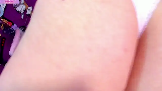 Alexa Slave online show from April 13, 7:18 pm