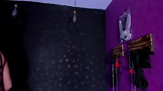 Alexa Slave online show from November 17, 7:07 pm