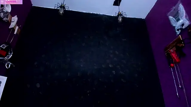 Alexa Slave online show from April 7, 7:15 pm