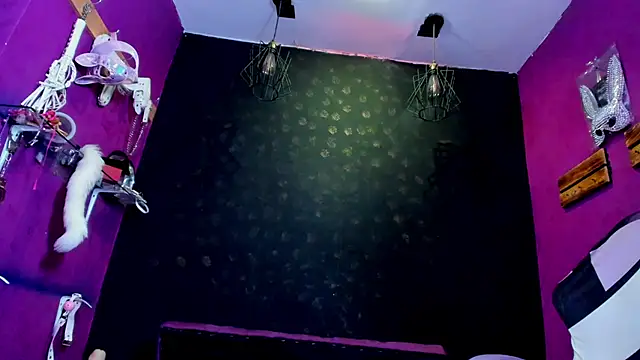 Alexa Slave online show from May 29, 7:20 pm