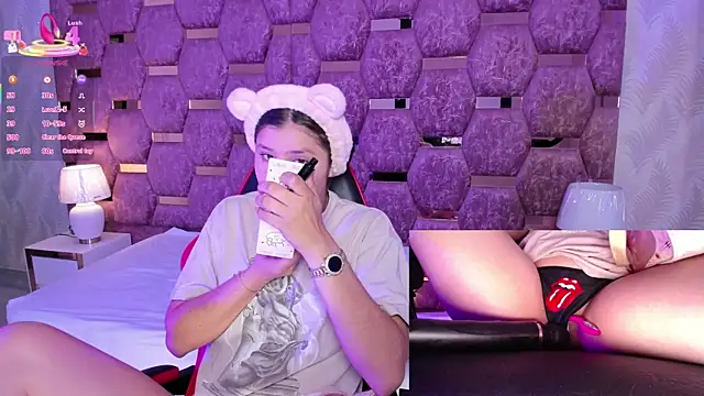 Trianna   online show from November 22, 2:27 pm