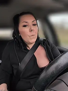 -BonnieBlack- online show from April 13, 8:18 am