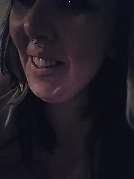 -BonnieBlack- online show from April 2, 4:08 am