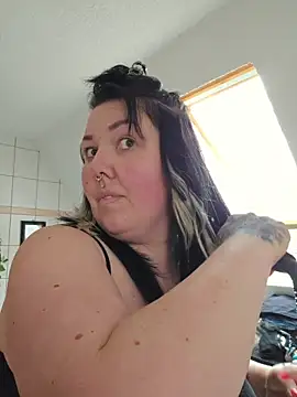 -BonnieBlack- online show from March 31, 9:00 am