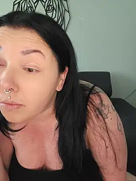 -BonnieBlack- online show from May 18, 6:29 am
