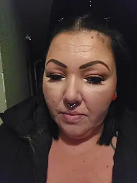 -BonnieBlack- online show from December 14, 2:18 am