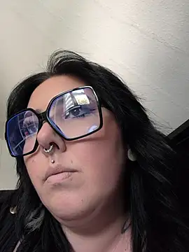 -BonnieBlack- online show from April 4, 11:17 am