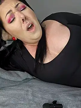 Snapshot of -BonnieBlack- chatting on March 21, 6:27 am -BonnieBlack- online show from March 21, 6:27 am